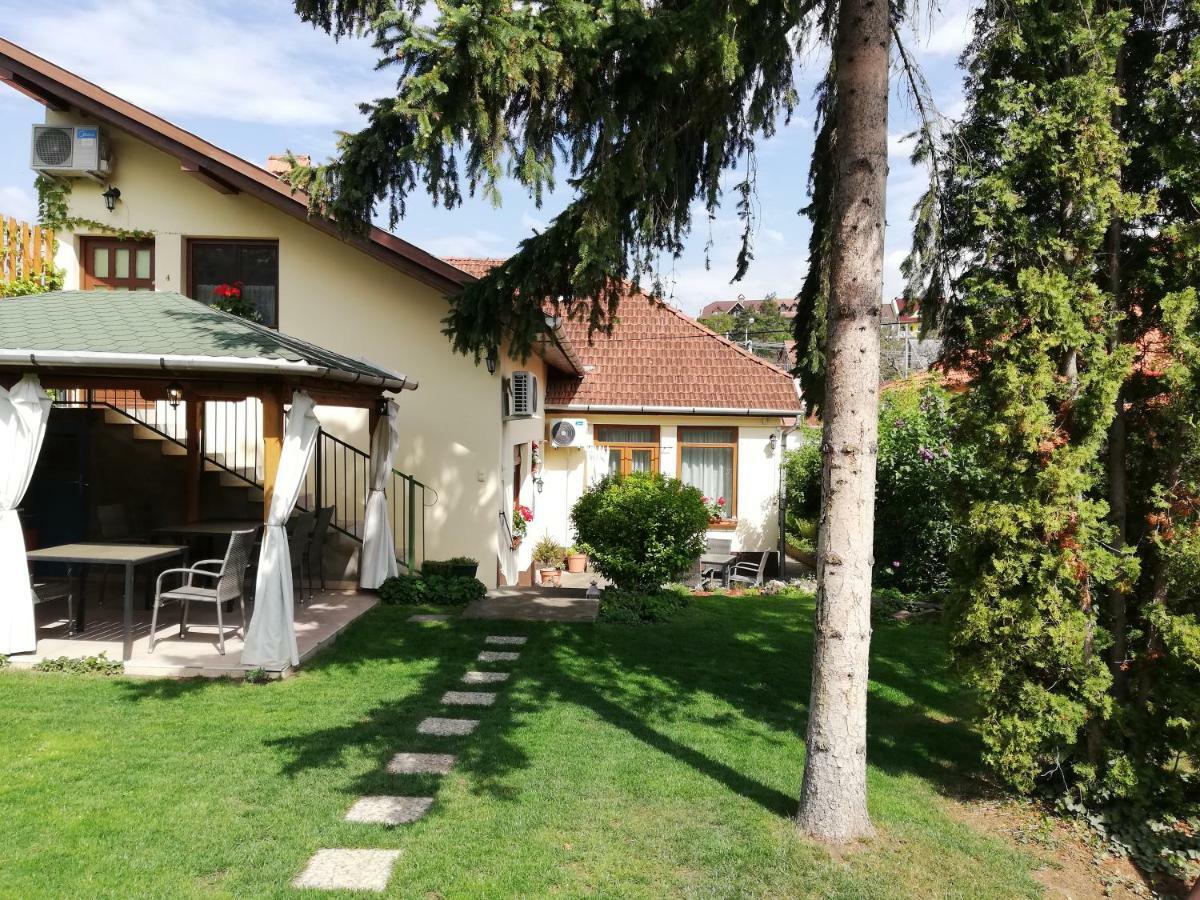 Gyoengyszem Vendeghaz Hotel Eger Exterior foto